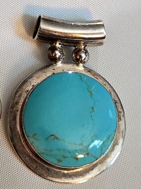 Sterling Silver Turquoise Pendant - Bright Turquoise Stone
